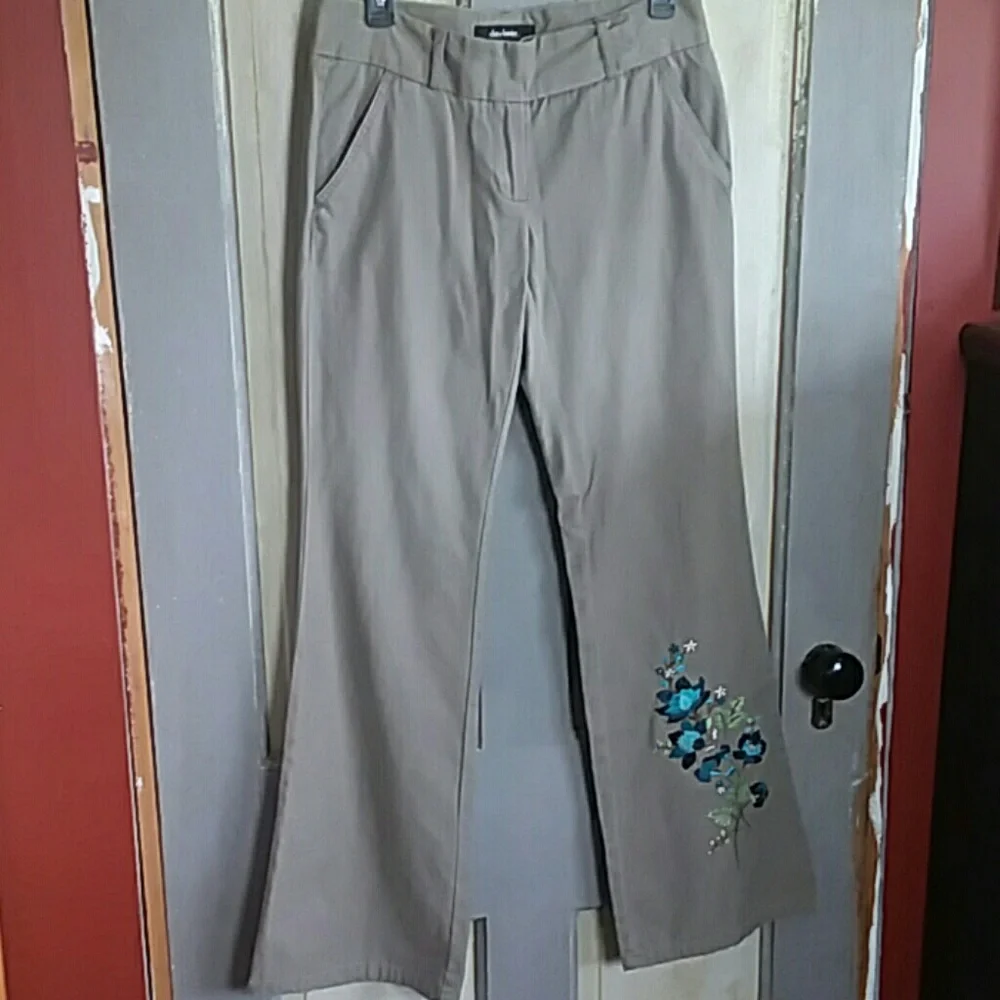 Daisy Fuentes Moda Trousers - Picture 1 of 8